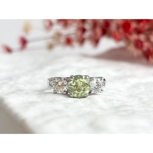 Peridot & CZ Gemstone Adorned Minimalist Sterling Silver 925 Vintage Ring - sz 7 - Picture 12 of 16